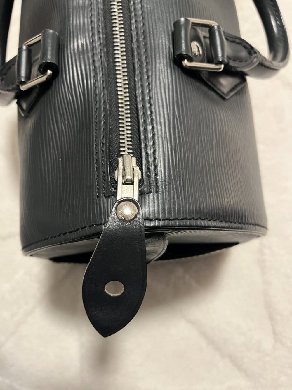 Louis Vuitton Epi Speedy in Black - Picture 7 of 9